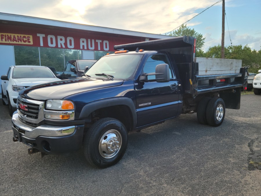 2006 GMC Sierra 3500 Reg Cab 4WD SLE1 Dump Truck, available for sale in East Windsor, Connecticut | Toro Auto. East Windsor, Connecticut