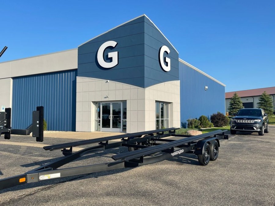 New 2023 Yacht Club PB2456T in Darien, Wisconsin | Geneva Motor Cars. Darien, Wisconsin