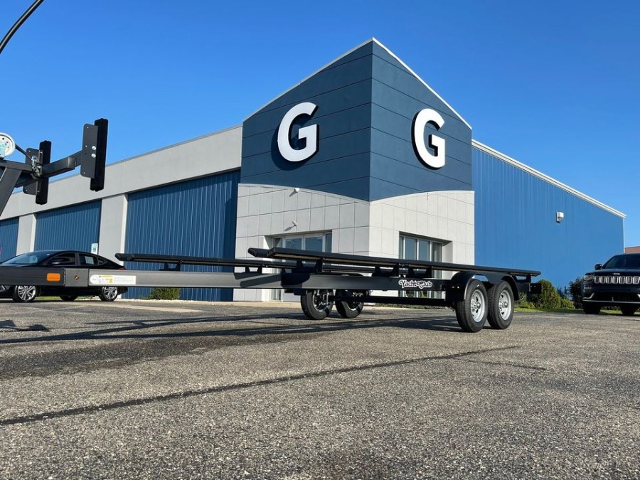 2023 Yacht Club PB2250T 21'-23', available for sale in Darien, Wisconsin | Geneva Motor Cars. Darien, Wisconsin