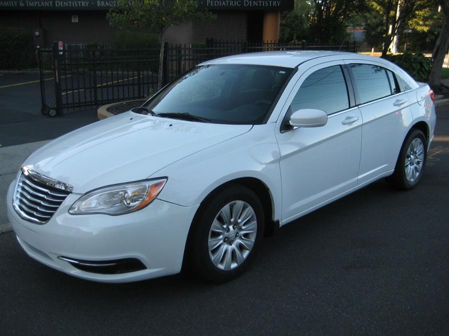 2012 Chrysler 200 LX 4dr Sedan, available for sale in Massapequa, New York | Rite Choice Auto Inc.. Massapequa, New York