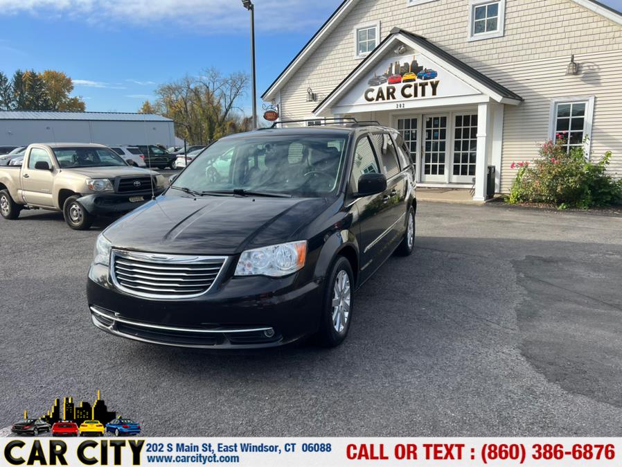 2015 Chrysler Town & Country 4dr Wgn Touring, available for sale in East Windsor, Connecticut | Car City LLC. East Windsor, Connecticut