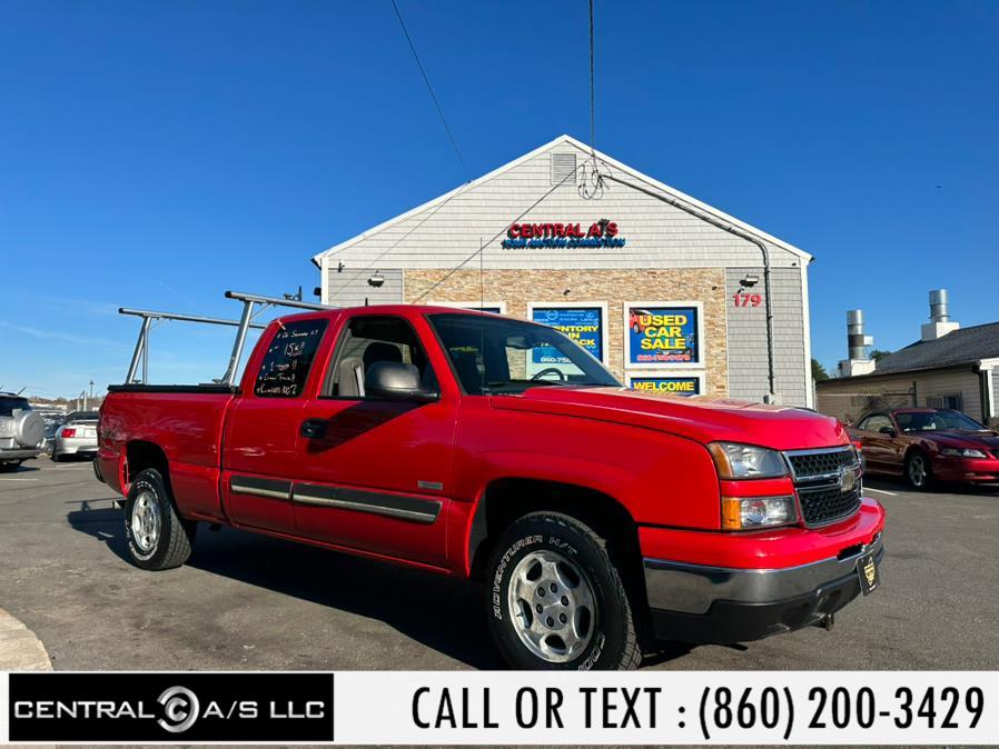 2006 Chevrolet Silverado 1500 Ext Cab 134.0" WB 4WD LT3, available for sale in East Windsor, Connecticut | Central A/S LLC. East Windsor, Connecticut