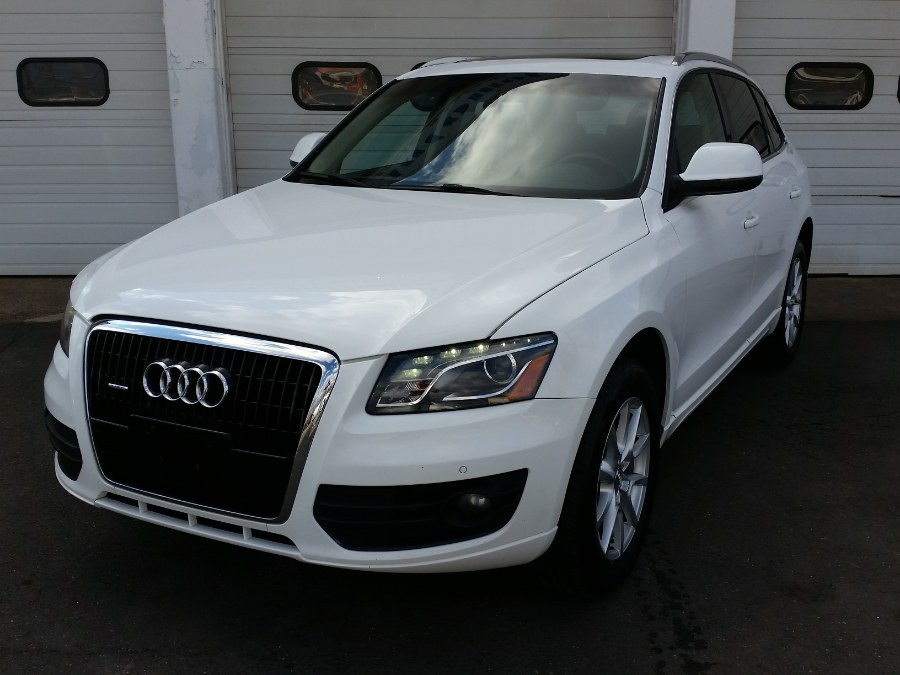 2010 Audi Q5 quattro 4dr Premium Plus, available for sale in Berlin, Connecticut | Action Automotive. Berlin, Connecticut
