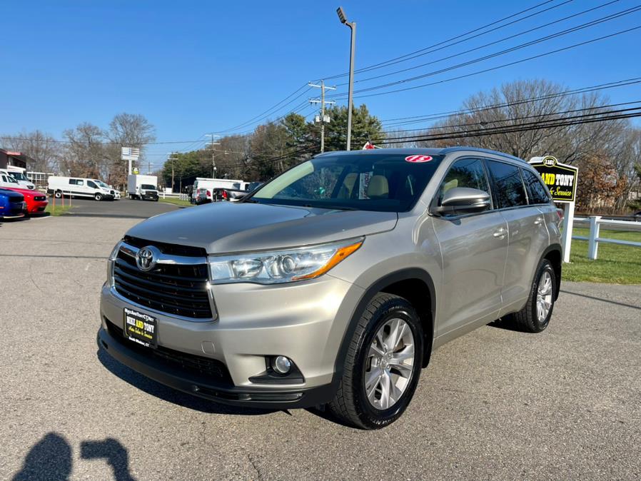 2015 Toyota Highlander AWD 4dr V6 XLE (Natl), available for sale in South Windsor, Connecticut | Mike And Tony Auto Sales, Inc. South Windsor, Connecticut