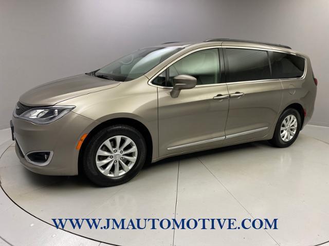 2017 Chrysler Pacifica Touring-L FWD, available for sale in Naugatuck, Connecticut | J&M Automotive Sls&Svc LLC. Naugatuck, Connecticut
