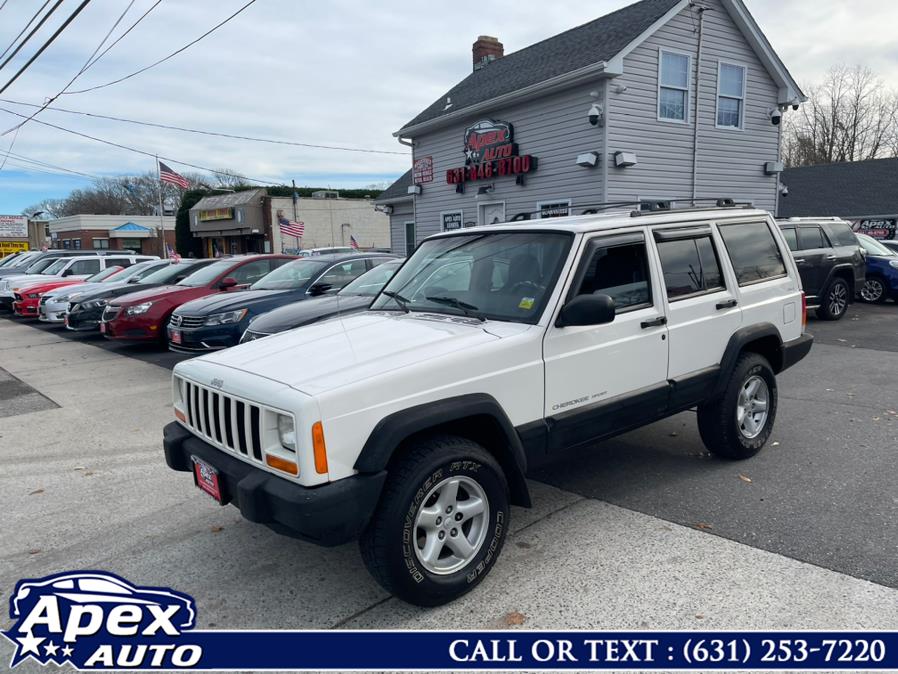 2000 Jeep Cherokee 4dr Sport 4WD, available for sale in Selden, New York | Apex Auto. Selden, New York