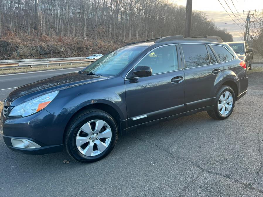 2010 Subaru Outback 4dr Wgn H4 Auto 2.5i Ltd Pwr Moon PZEV, available for sale in Berlin, Connecticut | Main Auto of Berlin. Berlin, Connecticut