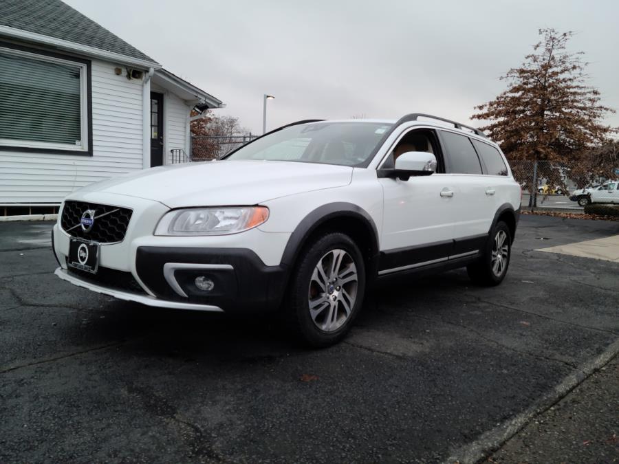 2015 Volvo XC70 2015.5 FWD 4dr Wgn T5 Drive-E Premier, available for sale in Milford, Connecticut | Chip's Auto Sales Inc. Milford, Connecticut