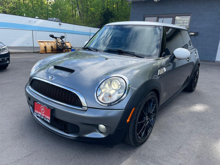 2010 MINI Cooper Hardtop 2dr Cpe S, available for sale in Waterbury, Connecticut | House of Cars LLC. Waterbury, Connecticut