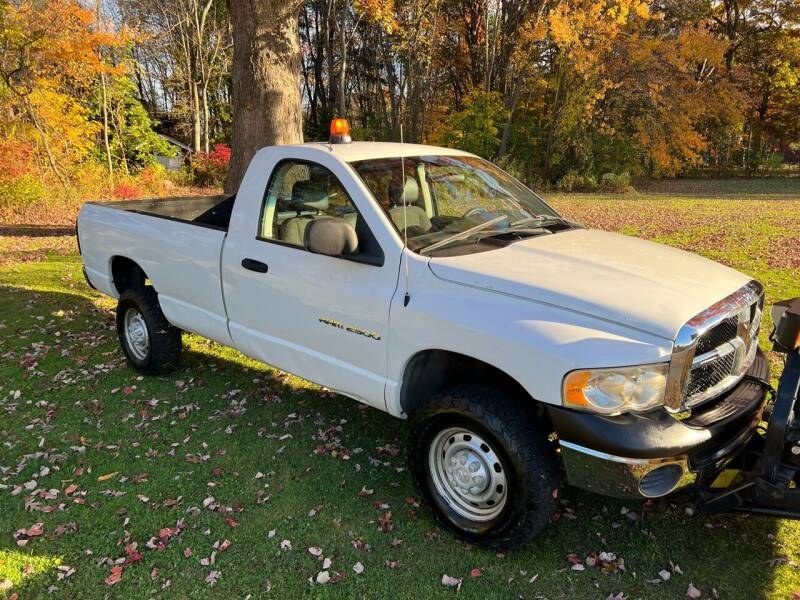 2005 Dodge Ram 2500 2dr Reg Cab 140.5" WB 4WD ST, available for sale in Plainville, Connecticut | Choice Group LLC Choice Motor Car. Plainville, Connecticut