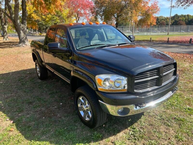 2006 Dodge Ram 2500 4dr Quad Cab 140.5 4WD SLT, available for sale in Plainville, Connecticut | Choice Group LLC Choice Motor Car. Plainville, Connecticut