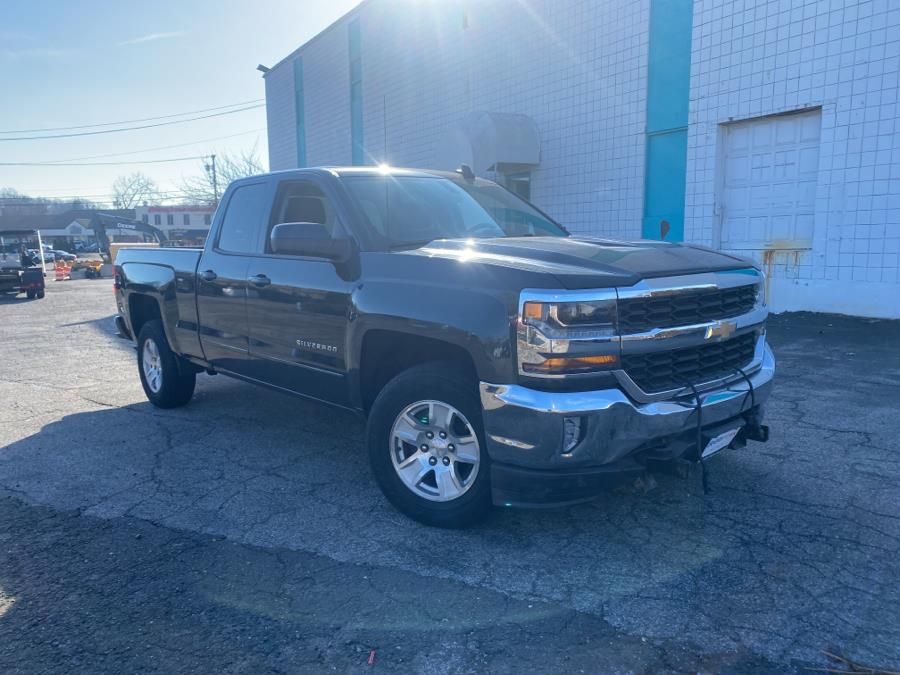 2017 Chevrolet Silverado 1500 4WD Double Cab 143.5" LT w/1LT, available for sale in Milford, Connecticut | Dealertown Auto Wholesalers. Milford, Connecticut