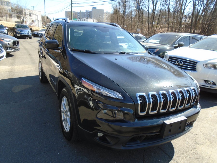2015 Jeep Cherokee 4WD 4dr Latitude, available for sale in Waterbury, Connecticut | Jim Juliani Motors. Waterbury, Connecticut
