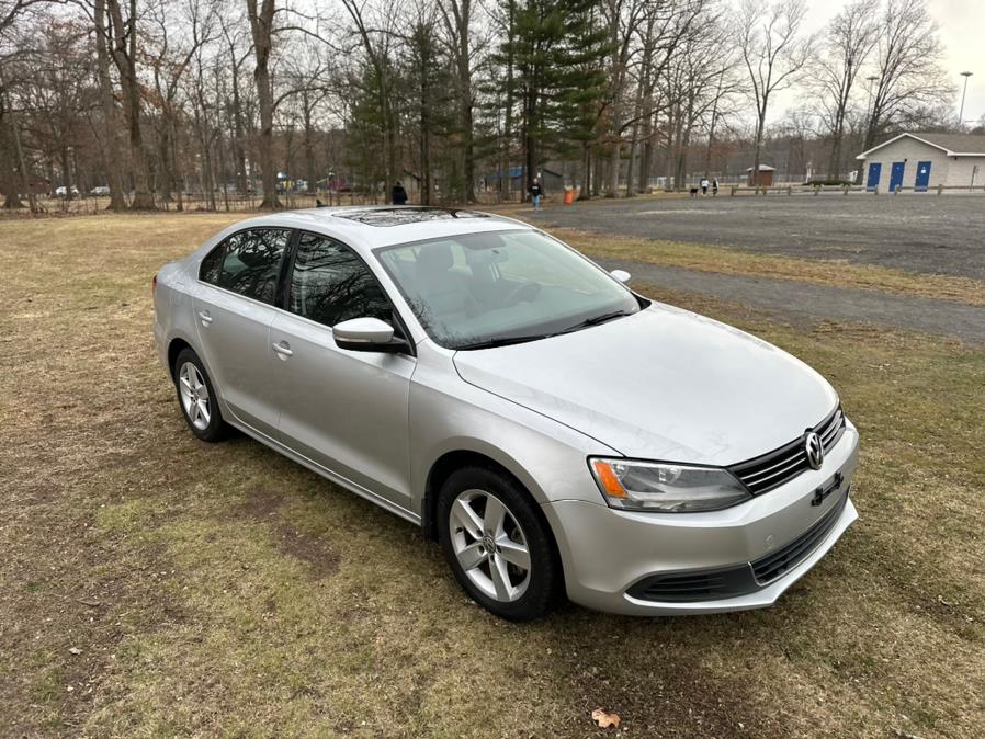 2013 Volkswagen Jetta Sedan 4dr DSG TDI w/Premium *Ltd Avail*, available for sale in Plainville, Connecticut | Choice Group LLC Choice Motor Car. Plainville, Connecticut