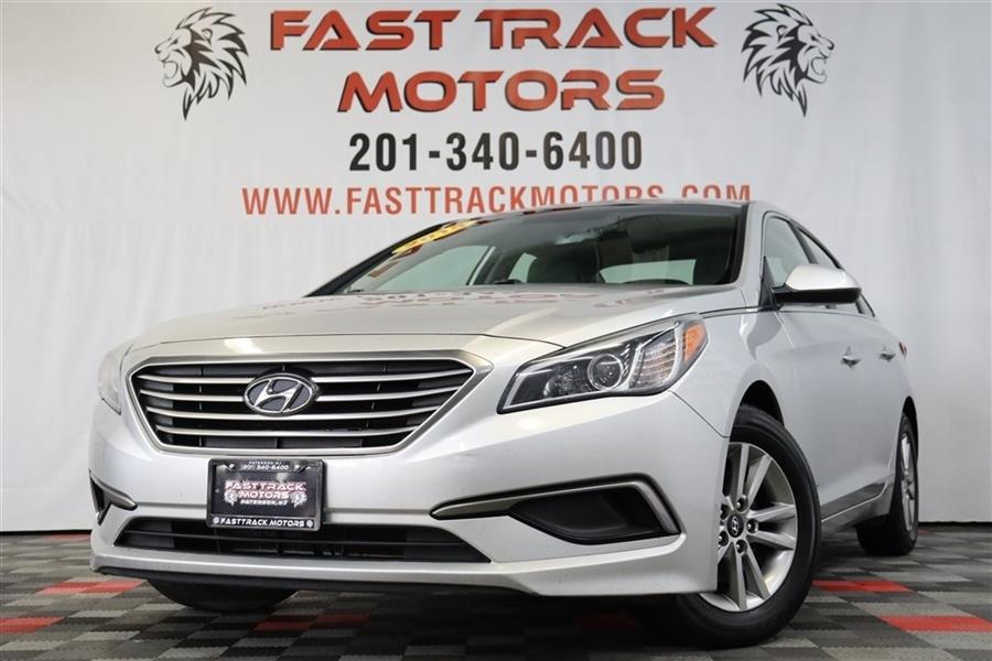 2016 Hyundai Sonata SE, available for sale in Paterson, New Jersey | Fast Track Motors. Paterson, New Jersey