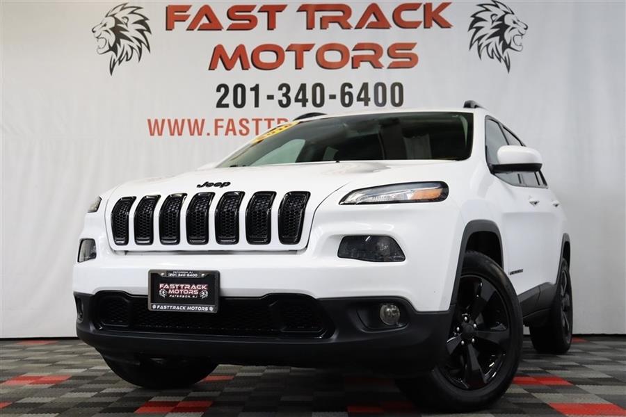 2018 Jeep Cherokee LATITUDE, available for sale in Paterson, New Jersey | Fast Track Motors. Paterson, New Jersey