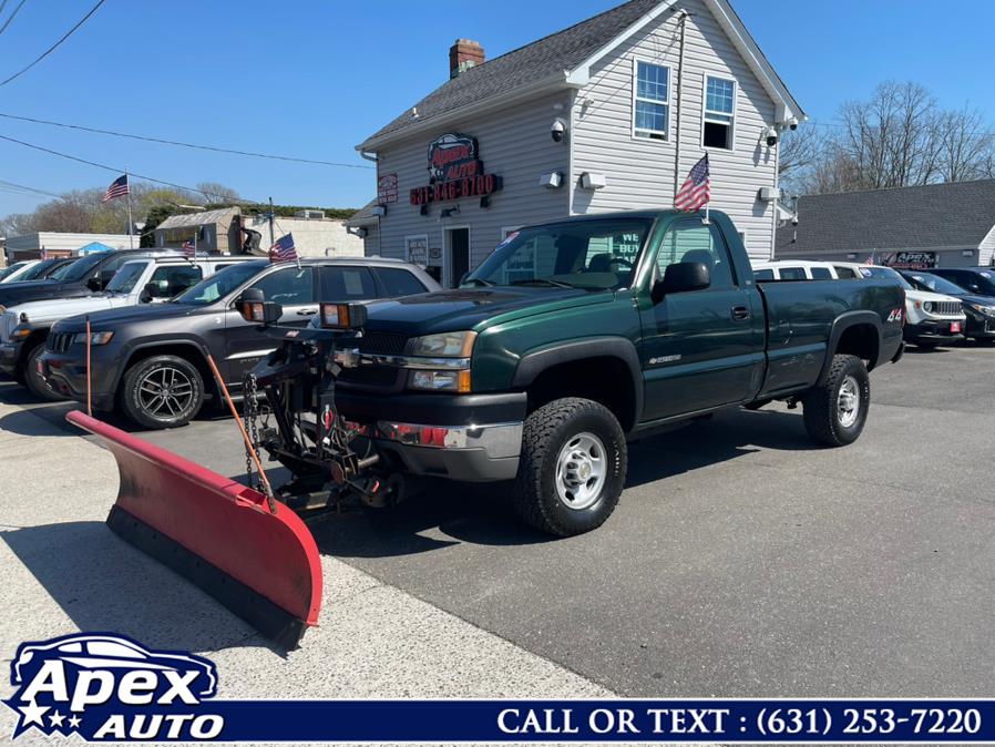2004 Chevrolet Silverado 2500HD Reg Cab 133" WB 4WD, available for sale in Selden, New York | Apex Auto. Selden, New York