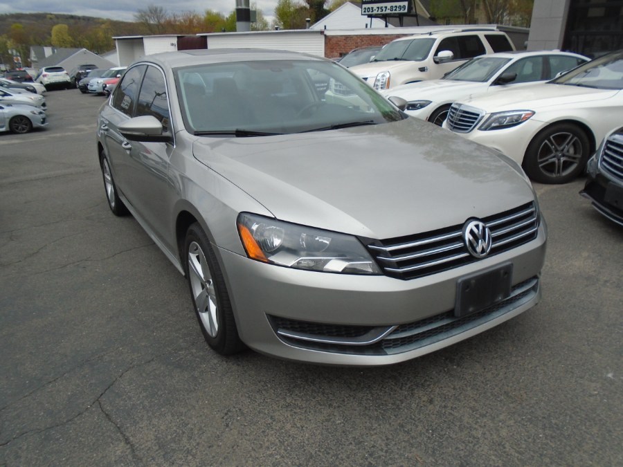 2012 Volkswagen Passat 4dr Sdn 2.5L Auto SE PZEV, available for sale in Waterbury, Connecticut | Jim Juliani Motors. Waterbury, Connecticut