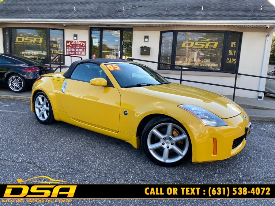 2005 Nissan 350Z 2dr Roadster Touring Manual, available for sale in Commack, New York | DSA Motor Sports Corp. Commack, New York