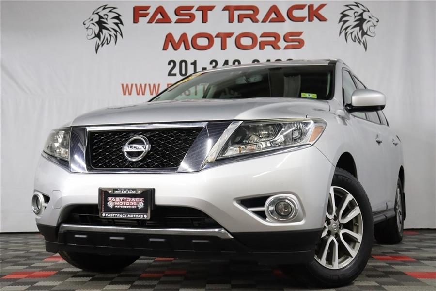 2015 Nissan Pathfinder SL, available for sale in Paterson, New Jersey | Fast Track Motors. Paterson, New Jersey