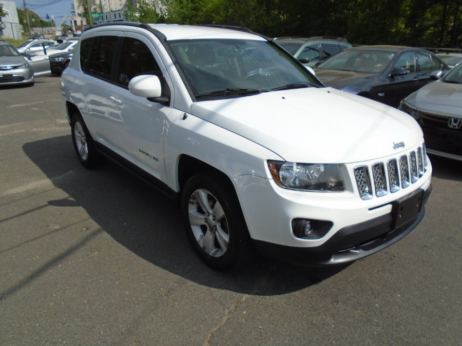 2015 Jeep Compass 4WD 4dr Latitude, available for sale in Waterbury, Connecticut | Jim Juliani Motors. Waterbury, Connecticut