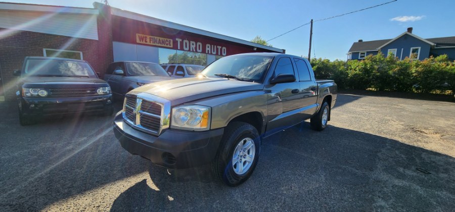 2007 Dodge Dakota 4WD Crew Cab 131" ST, available for sale in East Windsor, Connecticut | Toro Auto. East Windsor, Connecticut