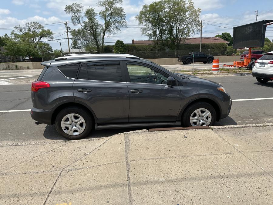 2013 Toyota RAV4 LE's photo