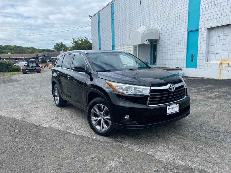 2015 Toyota Highlander AWD 4dr V6 XLE (Natl), available for sale in Milford, Connecticut | Dealertown Auto Wholesalers. Milford, Connecticut
