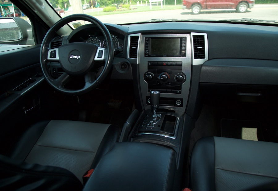 2010 Jeep Grand Cherokee Laredo - Photo 6