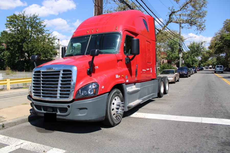 Used 2017 Freightliner DS in Brooklyn, New York | EZ Auto Sale Corp. Brooklyn, New York