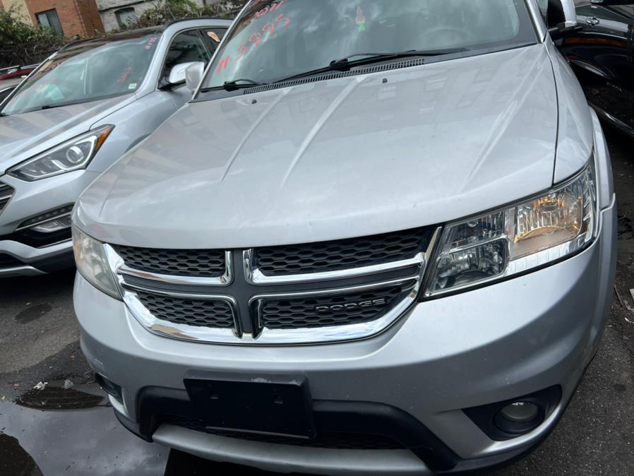 2011 Dodge Journey Mainstreet FWD's photo