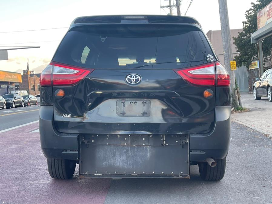 2018 Toyota Sienna L V6 7-Passenger's photo