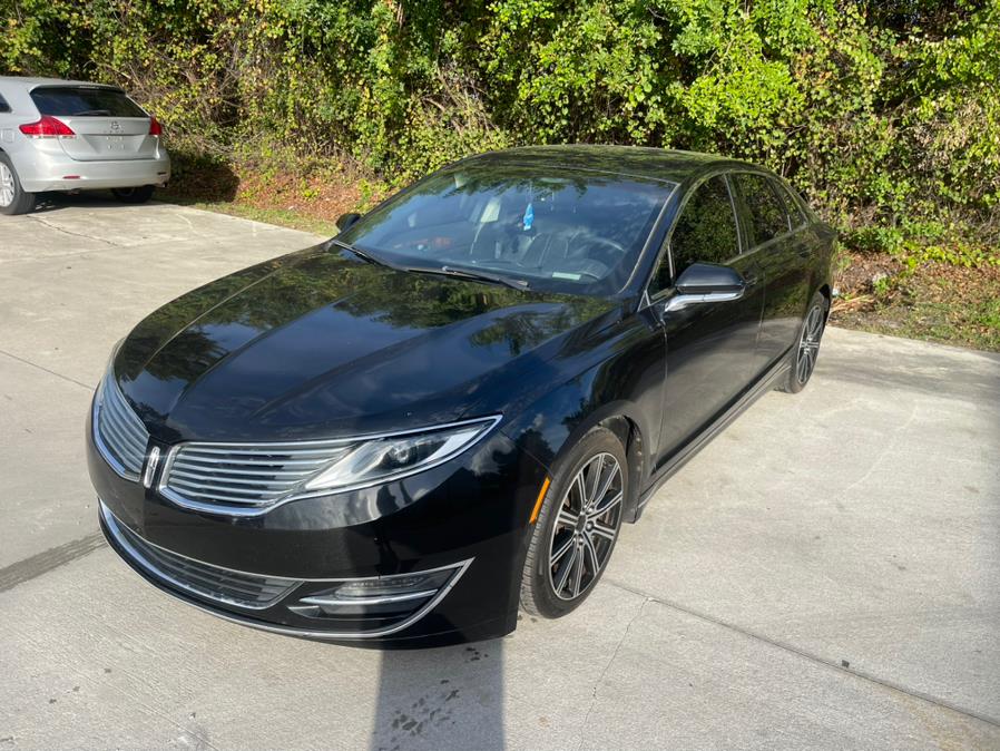 2013 Lincoln MKZ Front Wheel Drive's photo
