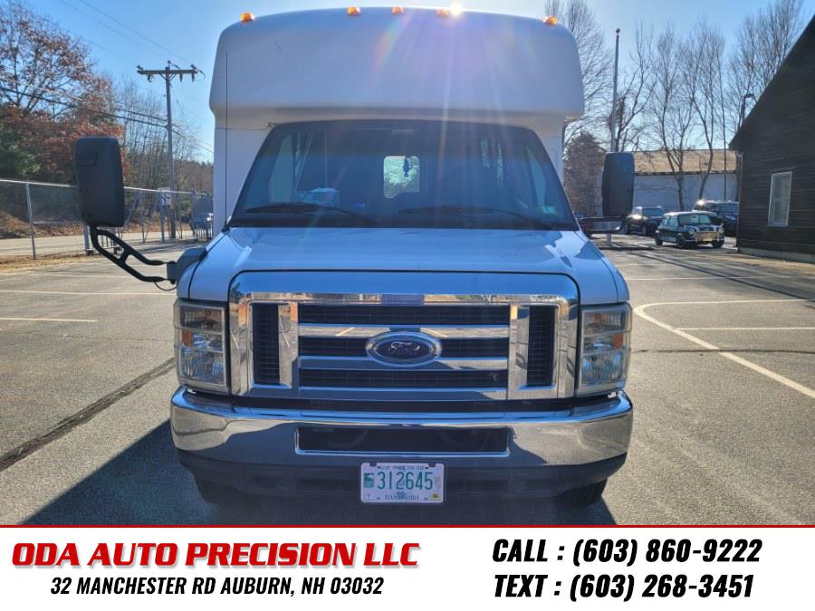 2011 Ford E-Series's photo