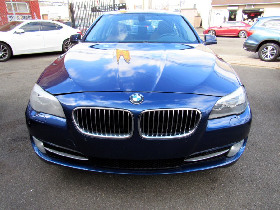 2012 BMW 5 Series 528i xDrive Sedan's photo