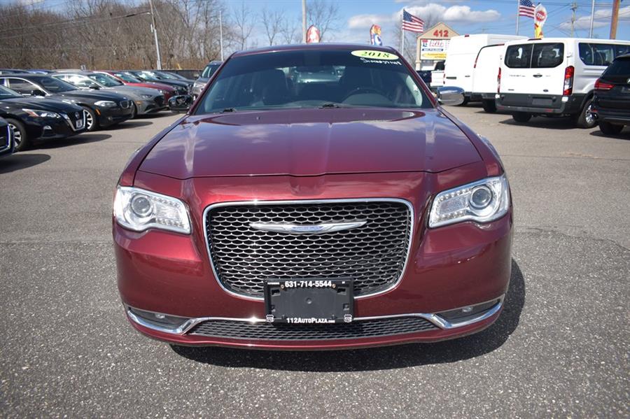 2018 Chrysler 300 Limited's photo
