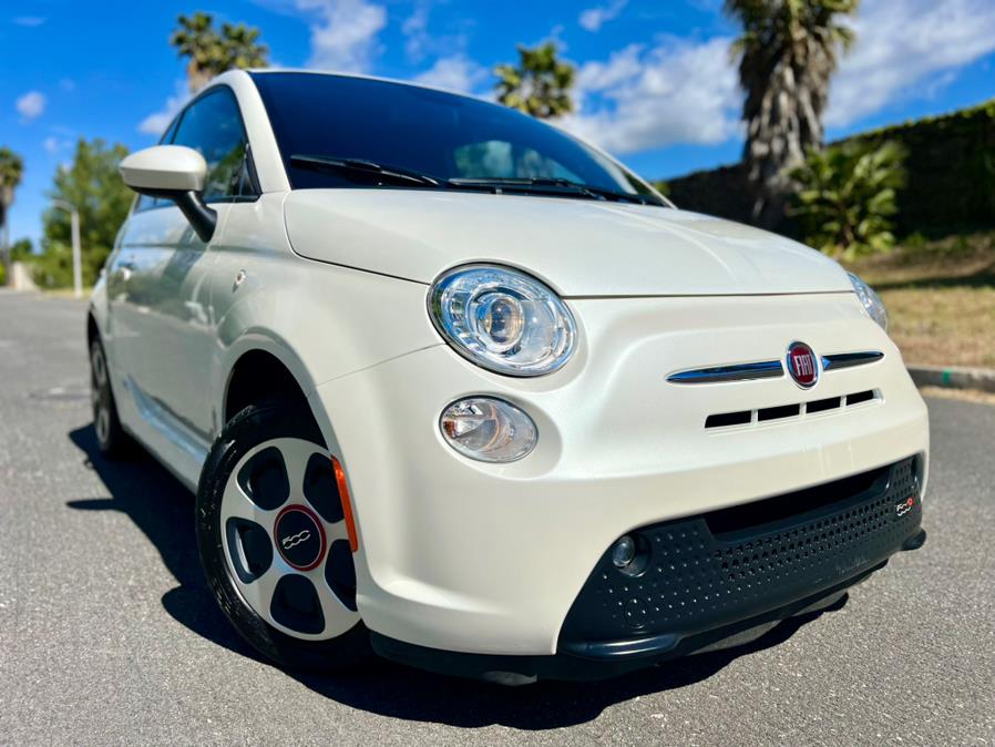 2015 FIAT 500e Battery Electric's photo