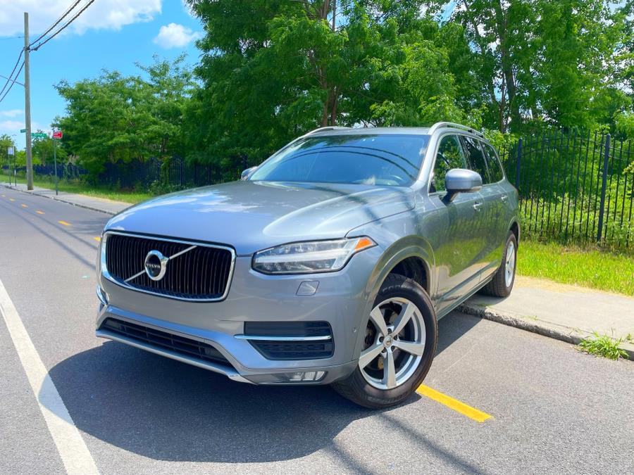 2017 Volvo XC90 T5 AWD Momentum's photo