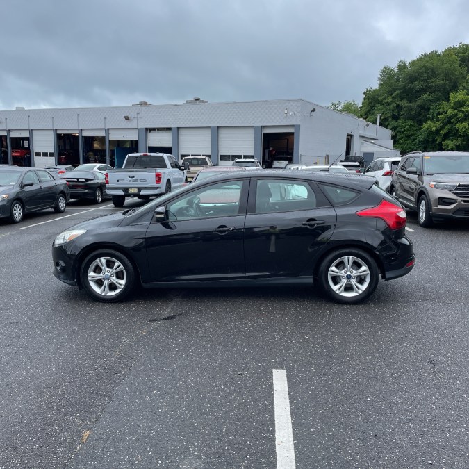 2013 Ford Focus 5 Door Hatch SE's photo