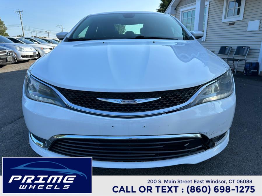 2015 Chrysler 200 Limited's photo