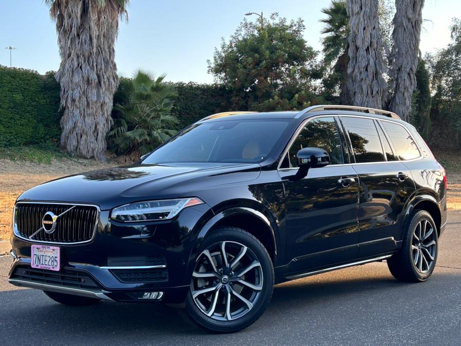 2016 Volvo XC90 T6 AWD Momentum's photo