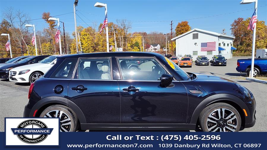 2022 MINI Hardtop Cooper S's photo