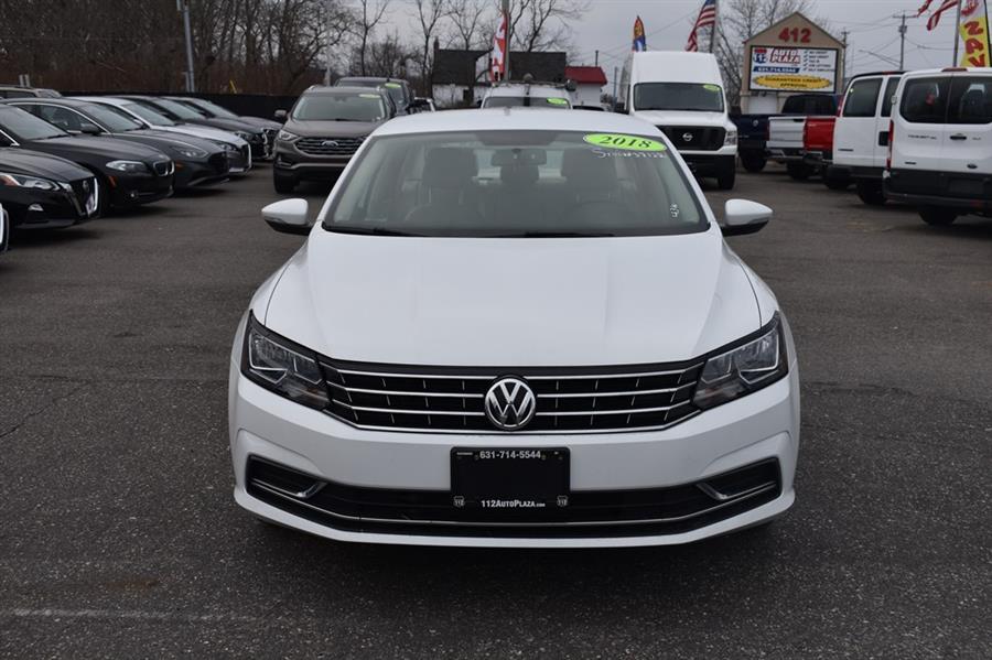 2018 Volkswagen Passat 2.0T S Auto's photo