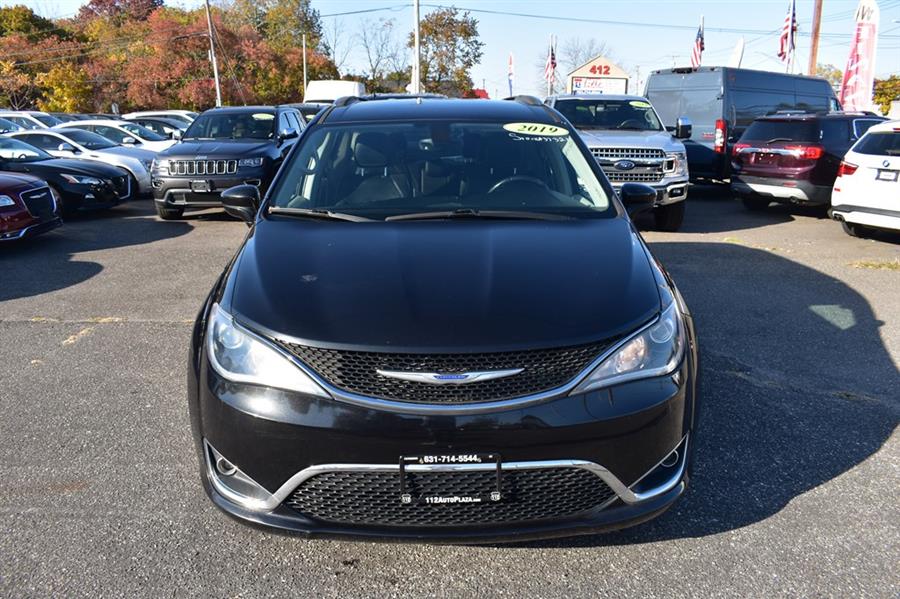 2019 Chrysler Pacifica Touring L's photo