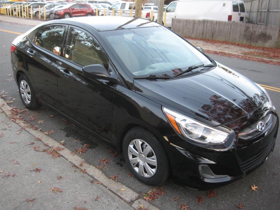 2016 Hyundai Accent SE 4-Door 6-Speed Automatic's photo