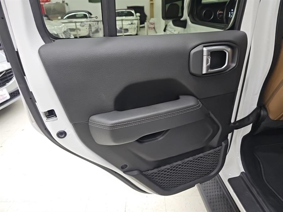2021 Jeep Wrangler Unlimited Sahara - Photo 13