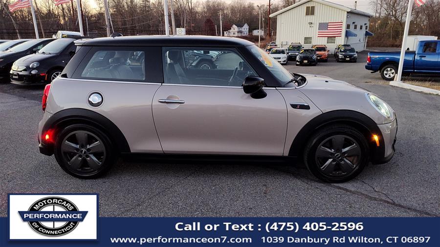 2022 MINI Hardtop Cooper S's photo
