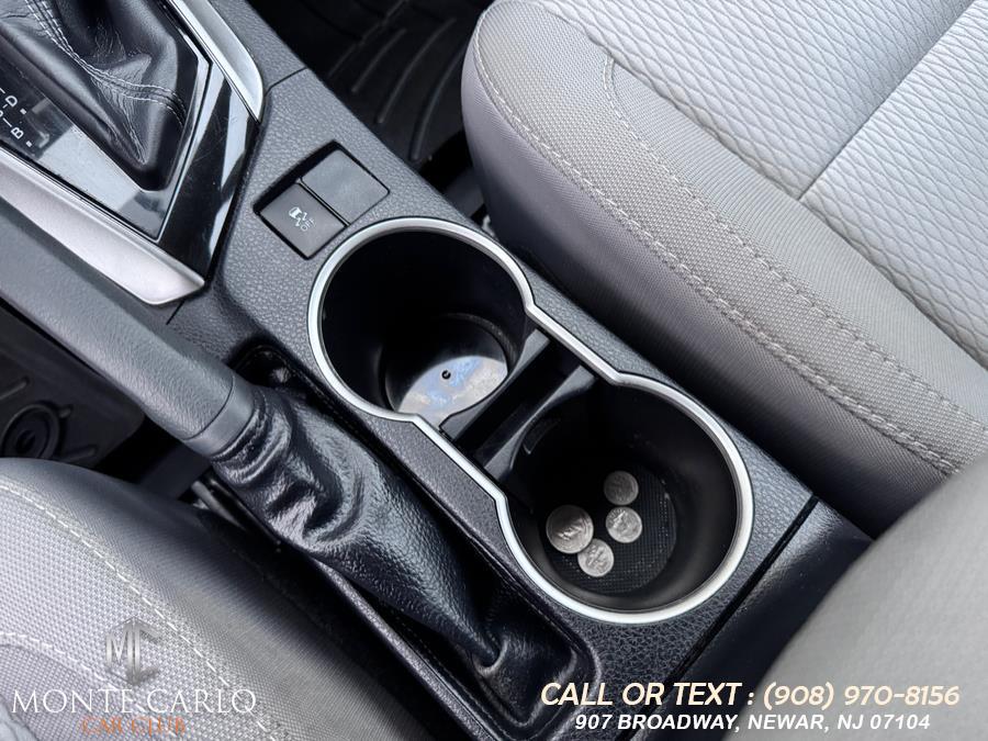 2016 Toyota Corolla LE - Photo 32