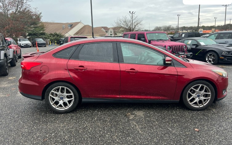 2015 Ford Focus Sedan SE's photo