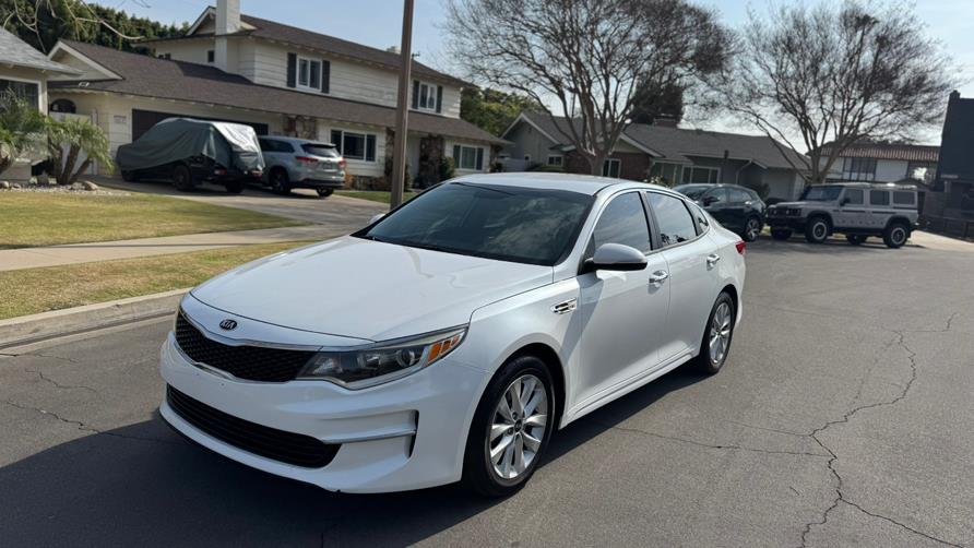 2017 Kia Optima LX AT's photo
